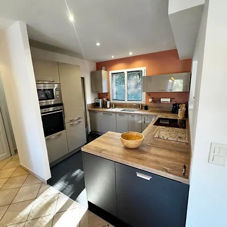 A Porto-vecchio - Prive * Porto-Vecchio (Corsica)